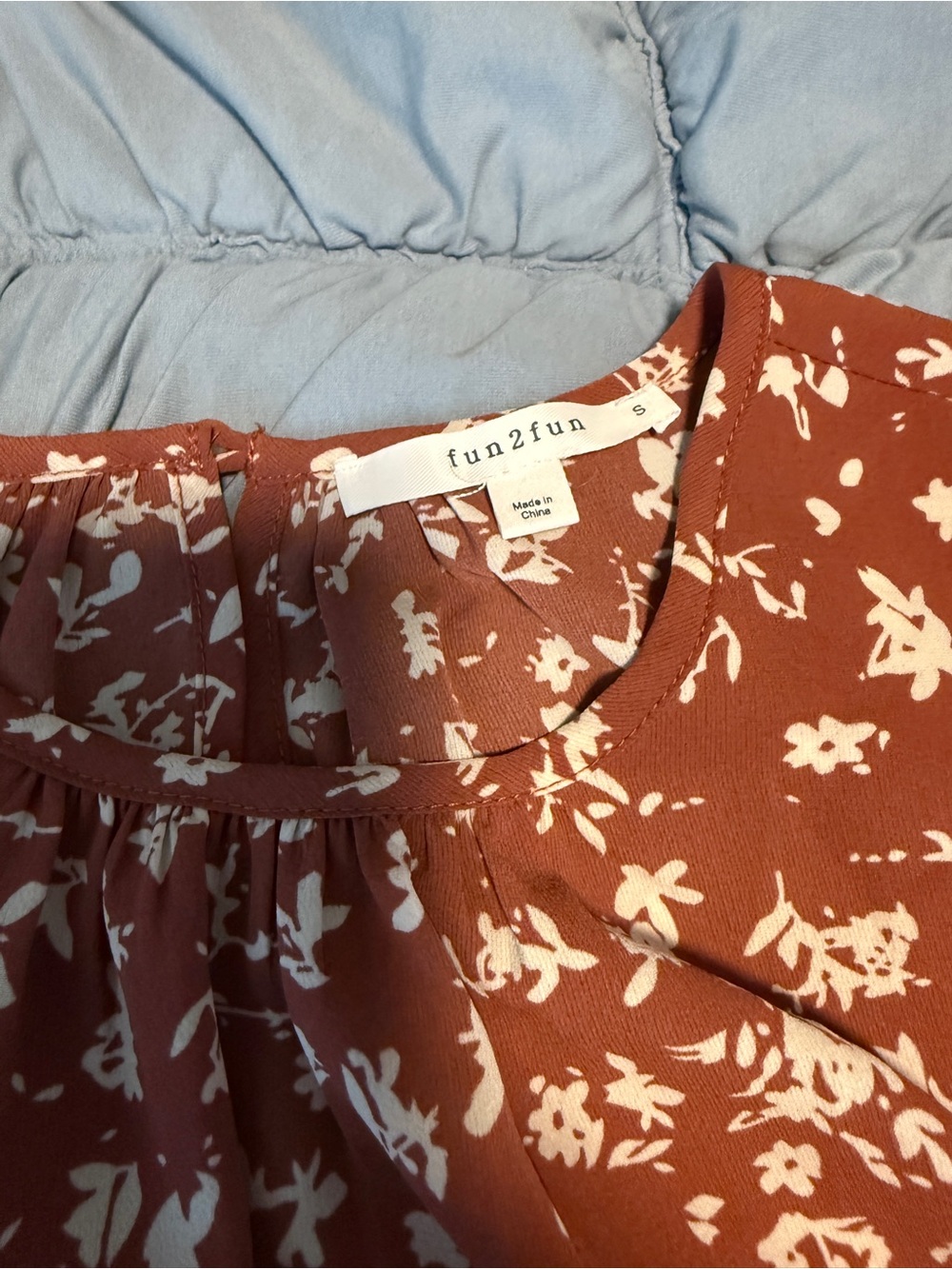 fun 2 fun Rust Floral Short-Sleeve Blouse with White Print